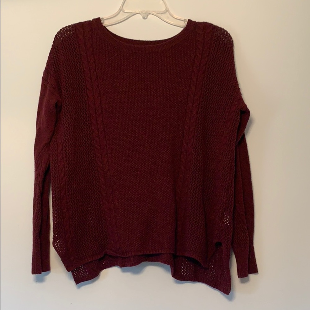 American Eagle maroon sweater